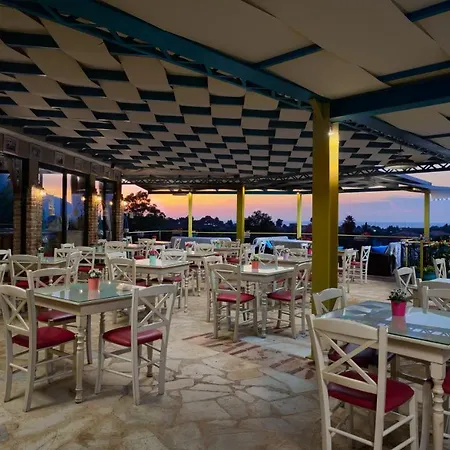 فندق Kastro Maistro 2*
