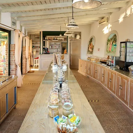 Ξενοδοχείο Kastro Maistro 2*