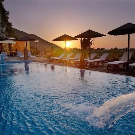 فندق Kastro Maistro 2*