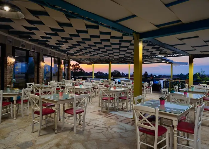 Hotel Kastro Maistro 2*