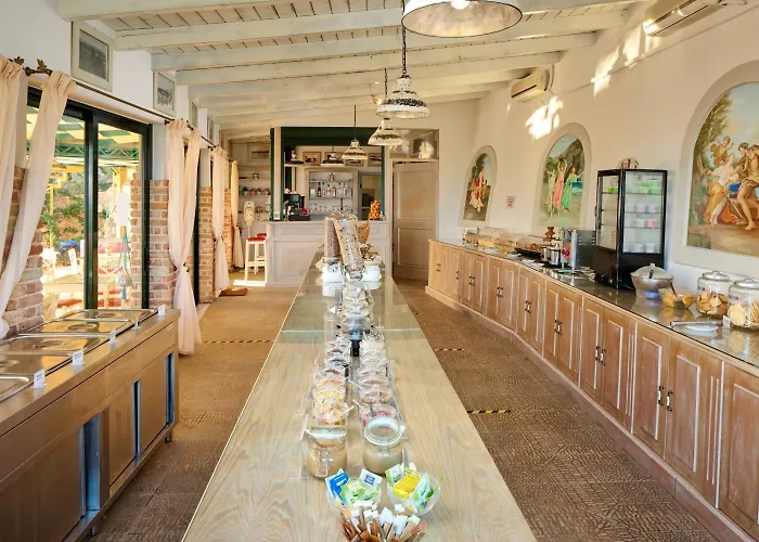 Hotel Kastro Maistro 2*