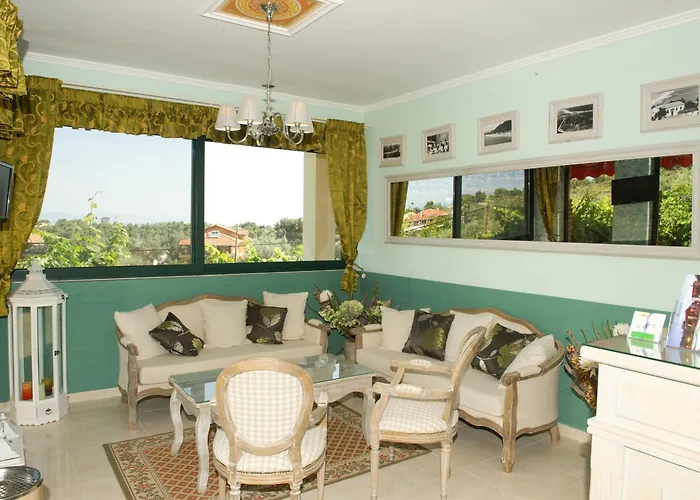 Kastro Maistro Hotel 2*