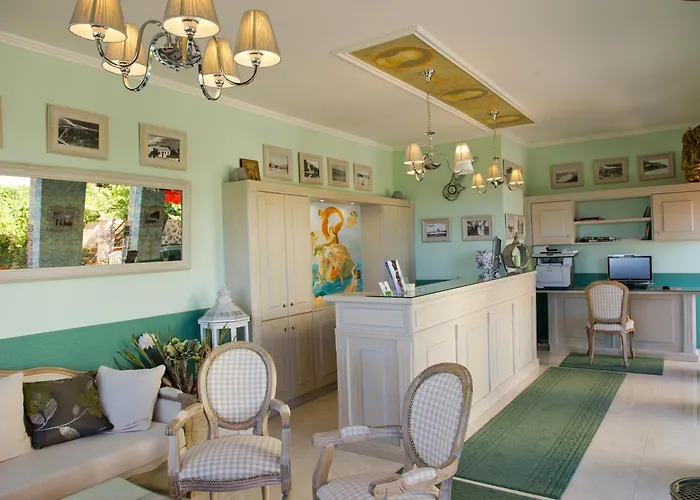 Kastro Maistro Hotel 2*