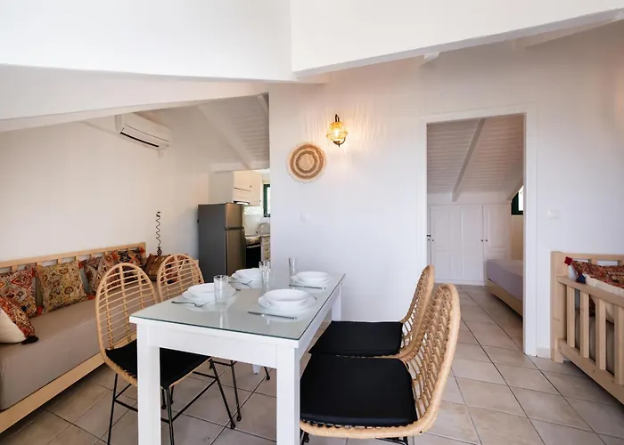 Hotel Kastro Maistro 2*